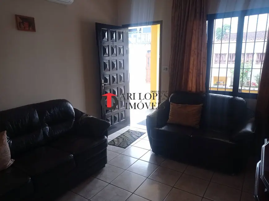 Foto 9 de Casa com 3 quartos à venda, 250m2 em Mongagua - SP