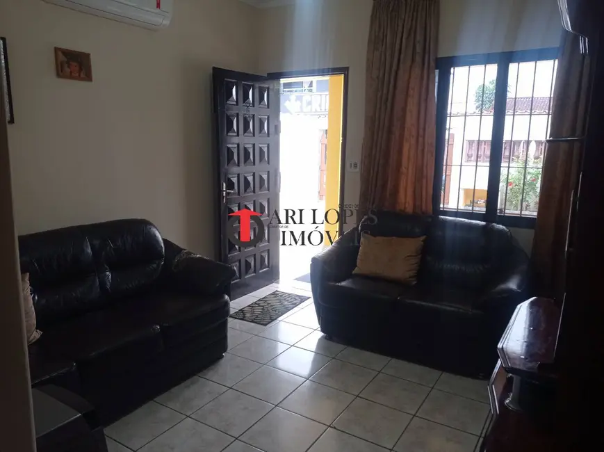 Foto 7 de Casa com 3 quartos à venda, 250m2 em Mongagua - SP