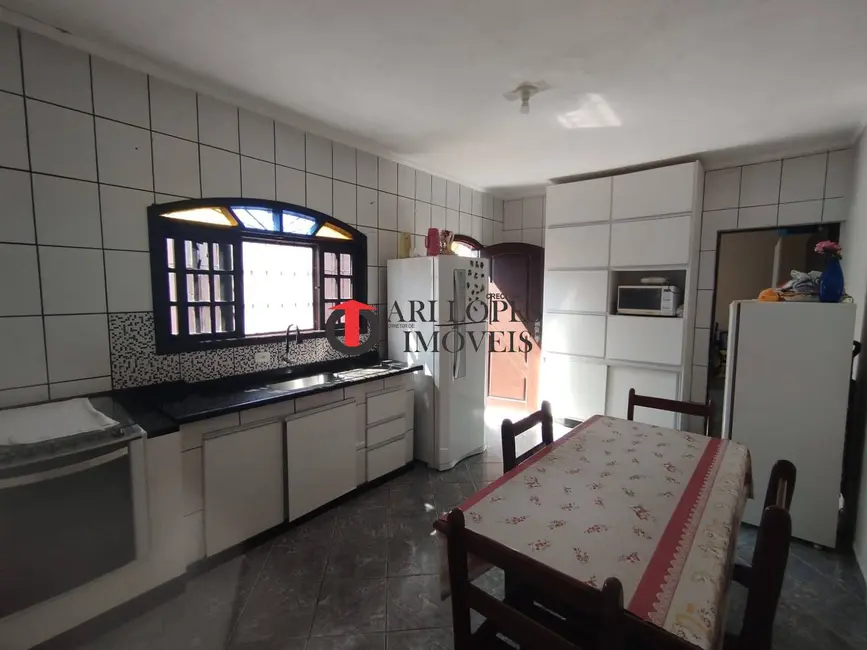 Foto 4 de Casa com 2 quartos à venda, 195m2 em Mongagua - SP