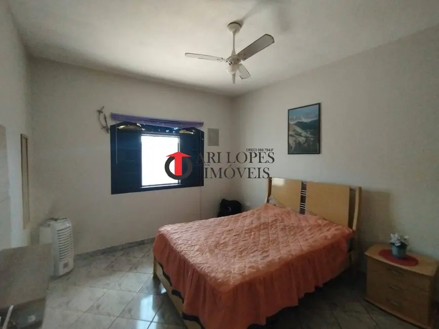 Foto 8 de Casa com 2 quartos à venda, 195m2 em Mongagua - SP