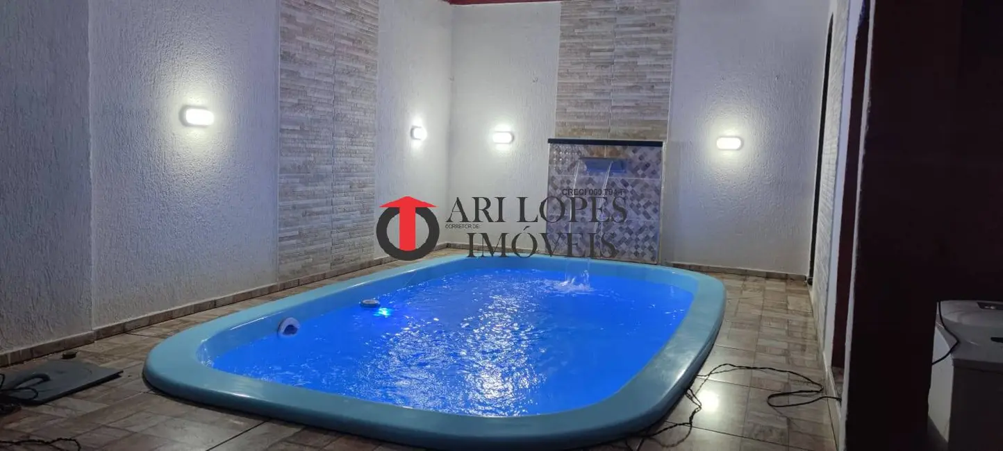 Foto 1 de Casa com 2 quartos à venda, 195m2 em Mongagua - SP