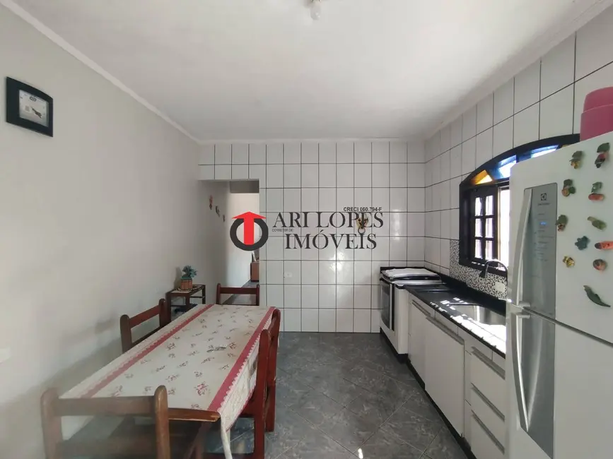 Foto 5 de Casa com 2 quartos à venda, 195m2 em Mongagua - SP