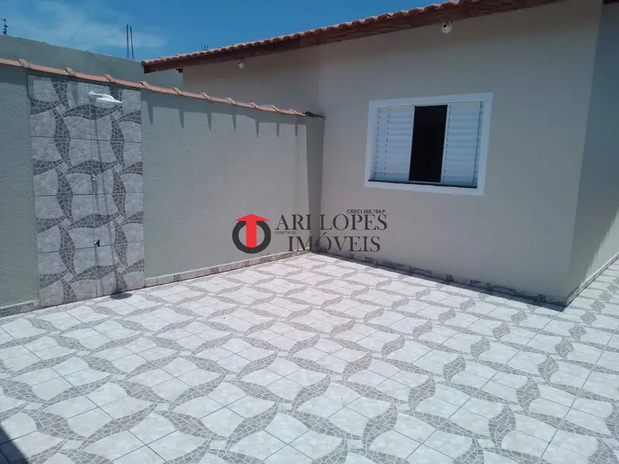 Foto 2 de Casa com 2 quartos à venda, 135m2 em Mongagua - SP