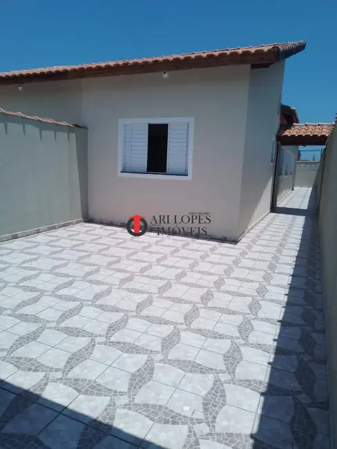 Foto 3 de Casa com 2 quartos à venda, 135m2 em Mongagua - SP