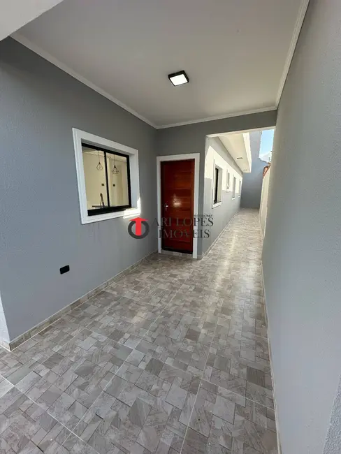 Foto 4 de Casa com 2 quartos à venda, 127m2 em Mongagua - SP