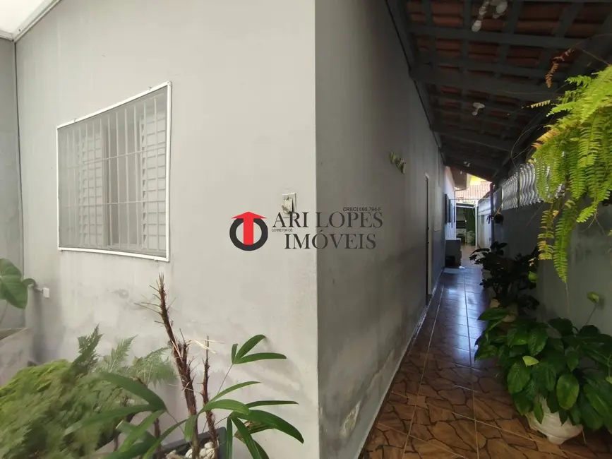 Foto 2 de Casa com 2 quartos à venda, 140m2 em Mongagua - SP