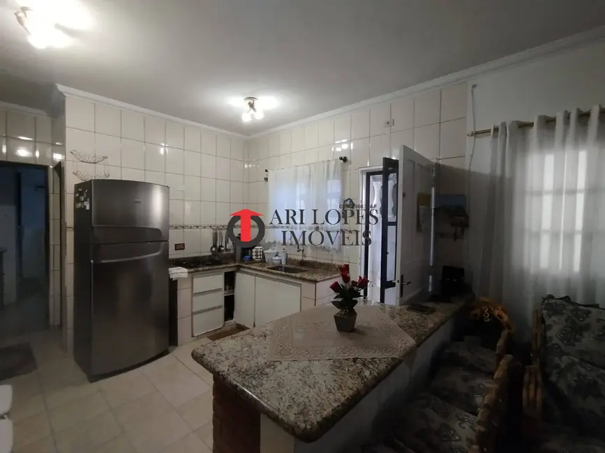 Foto 5 de Casa com 2 quartos à venda, 140m2 em Mongagua - SP