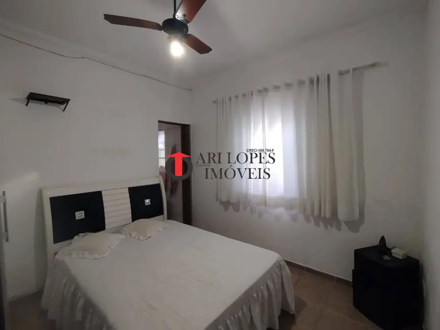 Foto 9 de Casa com 2 quartos à venda, 140m2 em Mongagua - SP