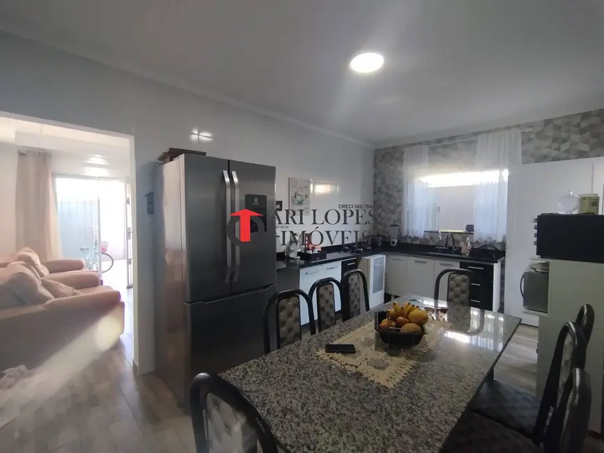 Foto 7 de Casa com 3 quartos à venda e para alugar, 210m2 em Mongagua - SP