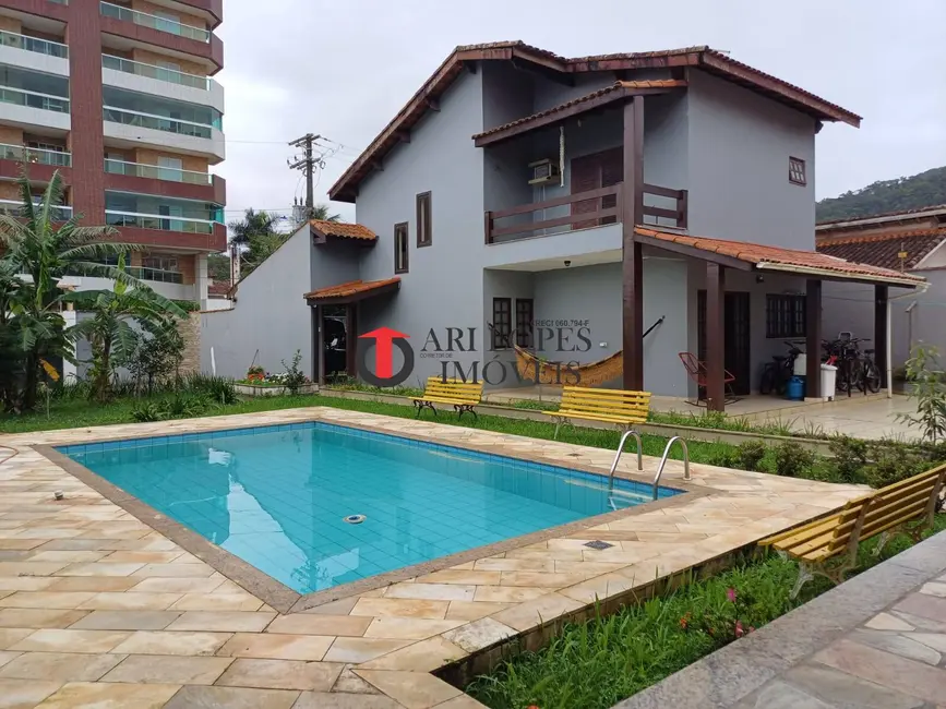 Foto 1 de Casa com 4 quartos à venda, 600m2 em Solemar, Praia Grande - SP
