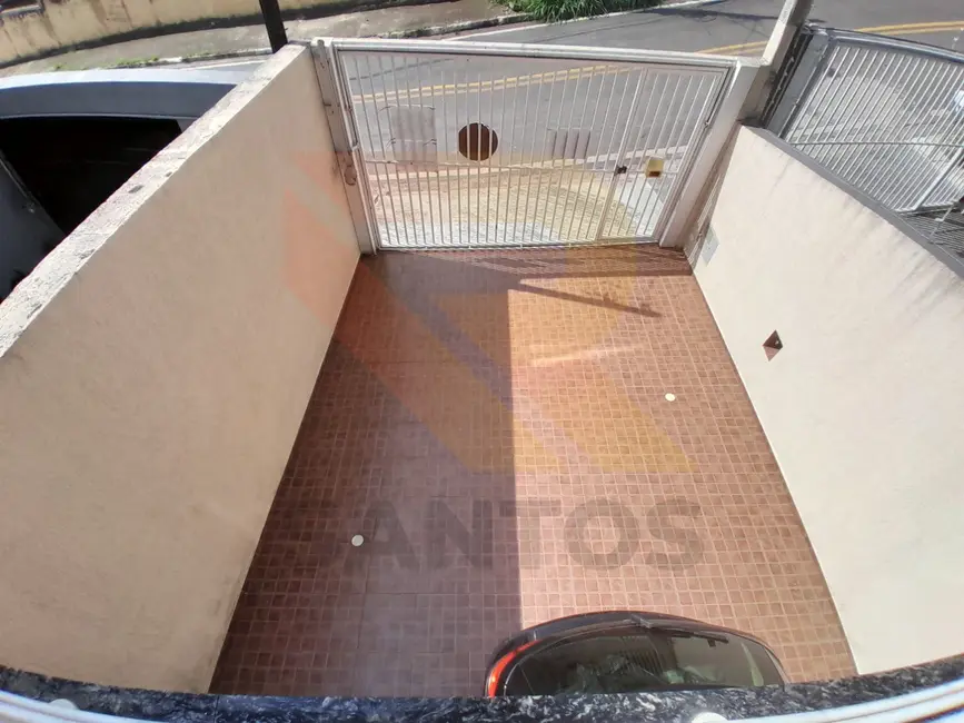 Foto 2 de Casa com 3 quartos à venda, 136m2 em Nossa Senhora do Carmo, Aruja - SP