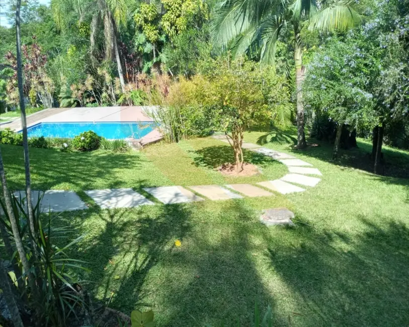 Foto 3 de Chácara com 4 quartos à venda, 220m2 em Canjicas, Aruja - SP