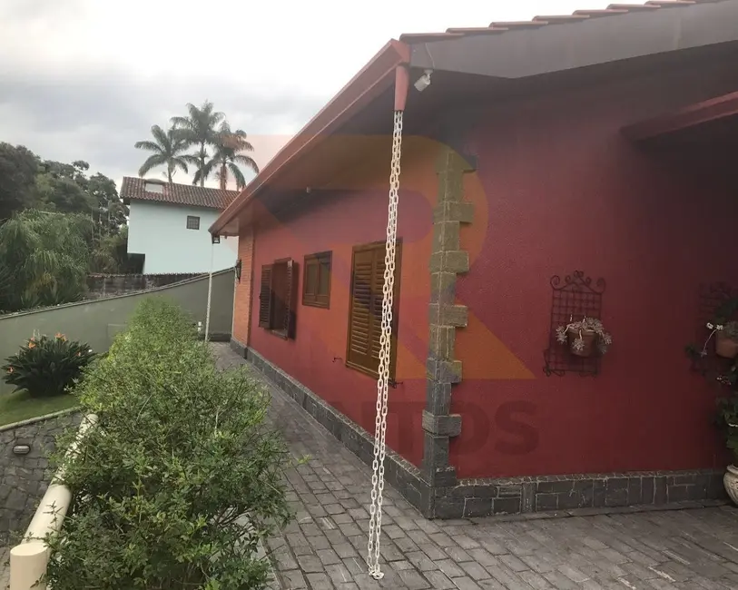 Casa de Condomínio com 4 quartos à venda, 800m2 em Arujázinho I, II e III, Aruja - SP - imagem 3 Foto 3 de Casa de Condomínio com 4 quartos à venda, 800m2 em Arujázinho I, II e III, Aruja - SP