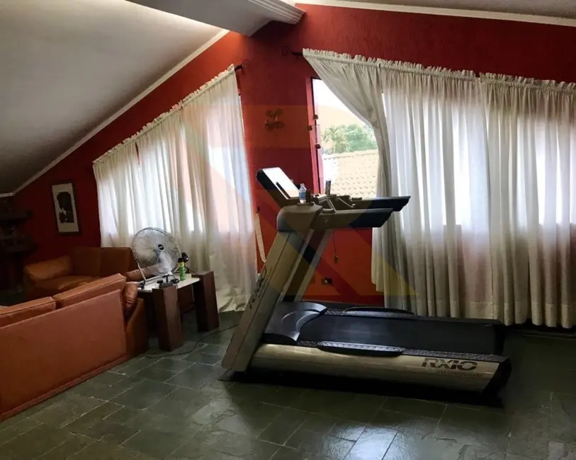 Casa de Condomínio com 4 quartos à venda, 800m2 em Arujázinho I, II e III, Aruja - SP - imagem 9 Foto 9 de Casa de Condomínio com 4 quartos à venda, 800m2 em Arujázinho I, II e III, Aruja - SP