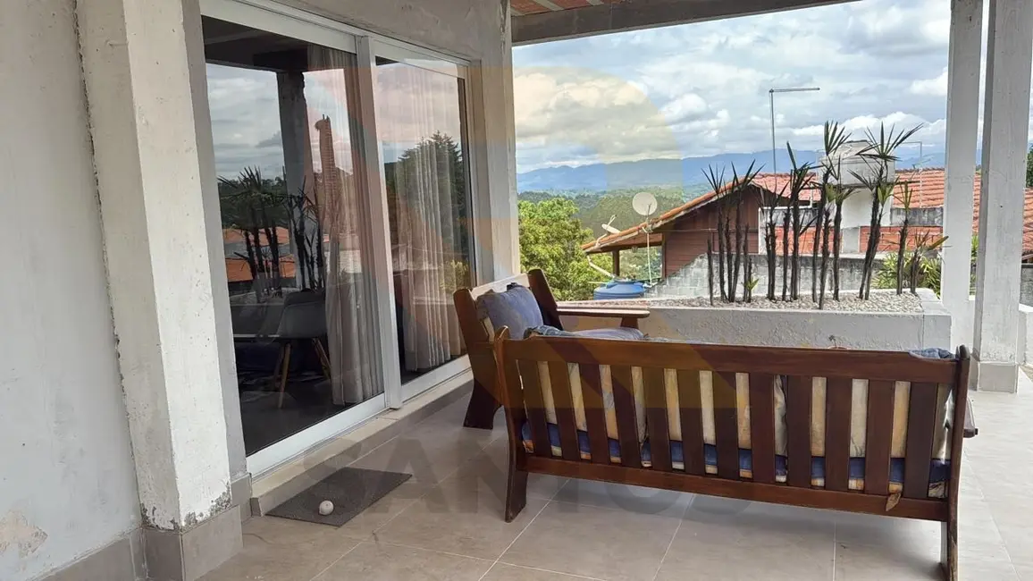 Chácara com 2 quartos à venda, 150m2 em Chácaras Copaco, Aruja - SP - imagem 4 Foto 4 de Chácara com 2 quartos à venda, 150m2 em Chácaras Copaco, Aruja - SP