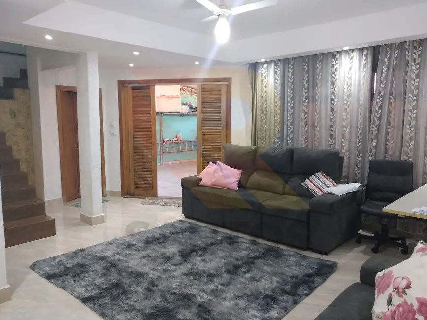 Foto 2 de Casa com 3 quartos à venda, 280m2 em Jordanópolis, Aruja - SP