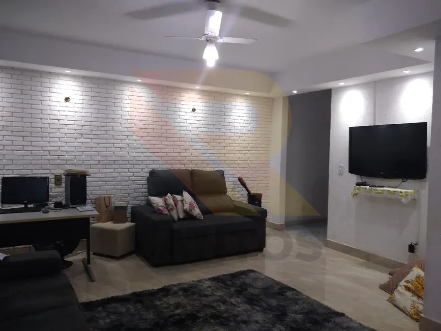 Foto 4 de Casa com 3 quartos à venda, 280m2 em Jordanópolis, Aruja - SP