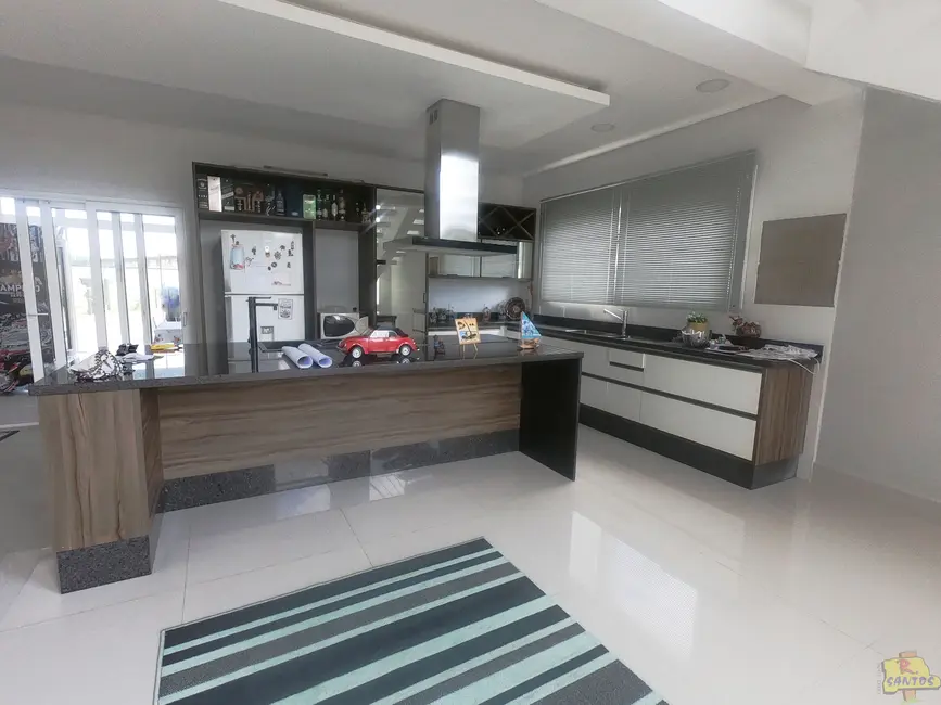 Foto 3 de Casa de Condomínio com 3 quartos à venda, 320m2 em Mogi Das Cruzes - SP