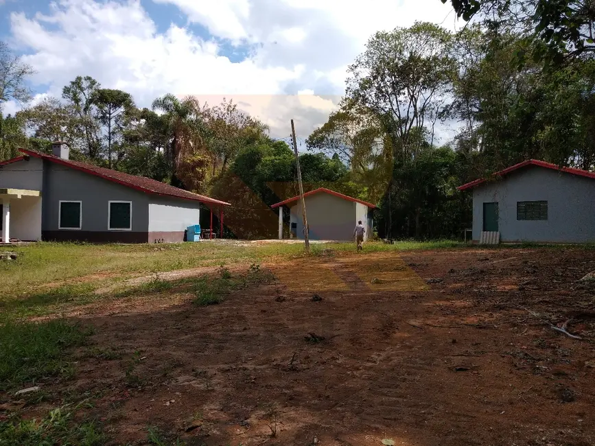 Foto 1 de Sítio / Rancho com 3 quartos à venda, 200m2 em Pedreira, Aruja - SP