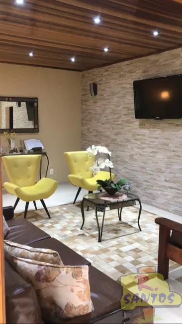 Foto 6 de Chácara com 4 quartos à venda, 215m2 em Parque dos Jacarandás, Aruja - SP