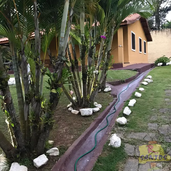 Foto 2 de Chácara com 4 quartos à venda, 215m2 em Parque dos Jacarandás, Aruja - SP