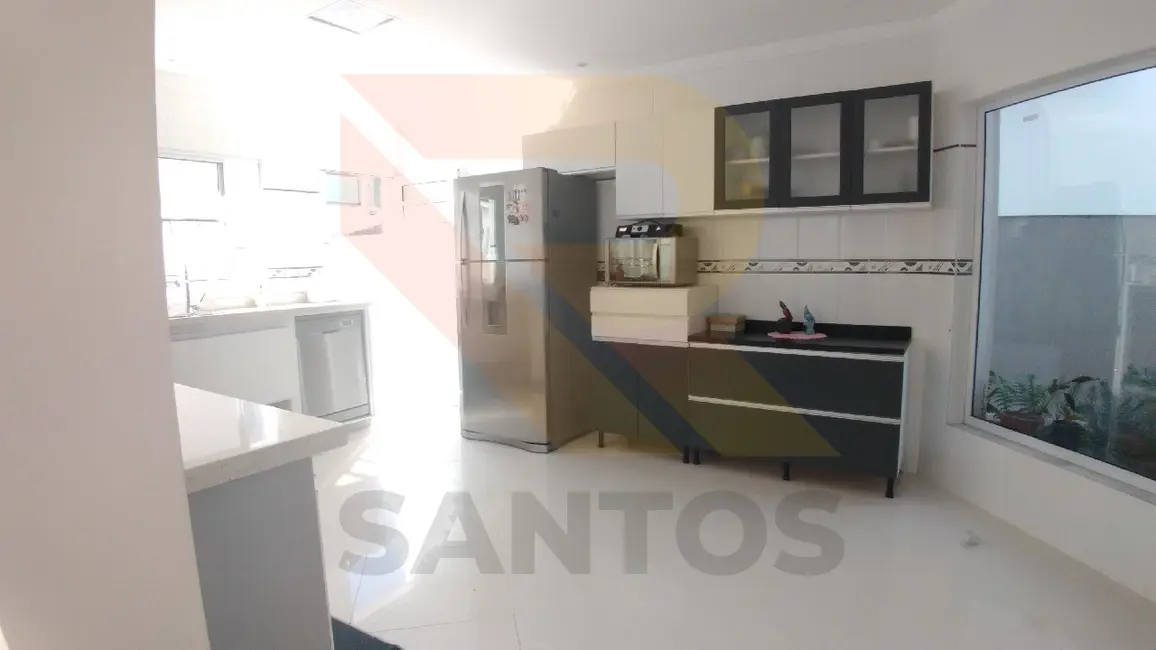 Casa de Condomínio com 4 quartos à venda, 220m2 em Aruja - SP - imagem 7 Foto 7 de Casa de Condomínio com 4 quartos à venda, 220m2 em Aruja - SP