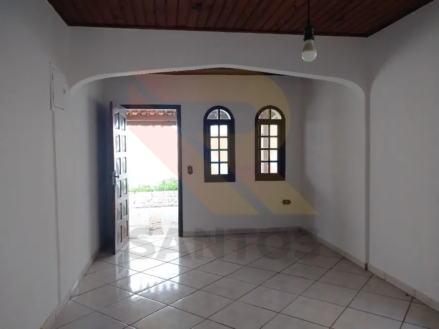 Casa com 2 quartos à venda, 120m2 em Jordanópolis, Aruja - SP - imagem 5 Foto 5 de Casa com 2 quartos à venda, 120m2 em Jordanópolis, Aruja - SP