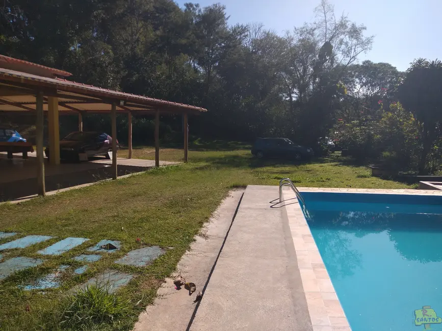 Chácara com 3 quartos à venda, 200m2 em Aruja - SP - imagem 6 Foto 6 de Chácara com 3 quartos à venda, 200m2 em Aruja - SP