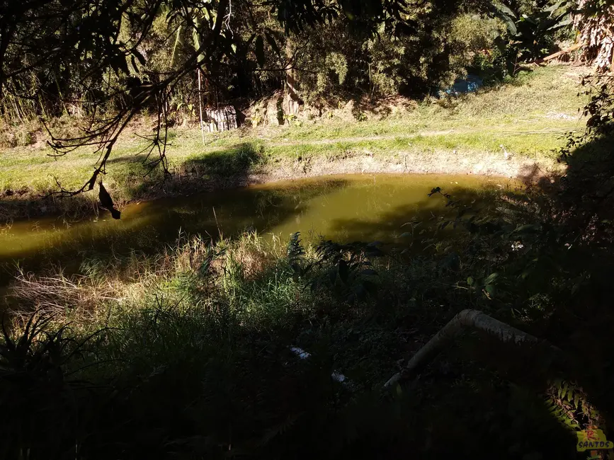 Chácara com 3 quartos à venda, 200m2 em Aruja - SP - imagem 8 Foto 8 de Chácara com 3 quartos à venda, 200m2 em Aruja - SP