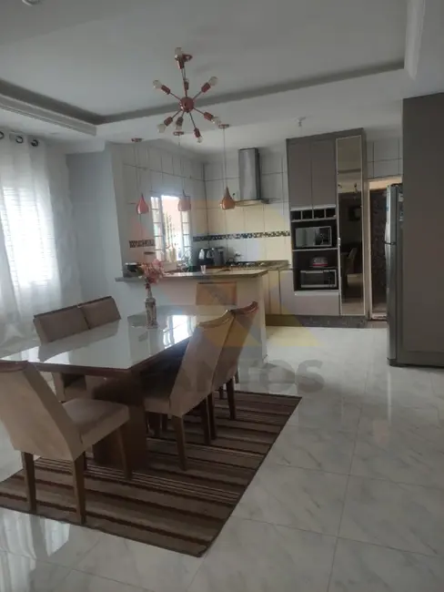 Foto 3 de Casa com 3 quartos à venda, 90m2 em Aruja - SP