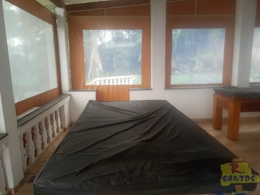 Foto 9 de Chácara com 7 quartos à venda, 300m2 em Jardim Arujá, Aruja - SP