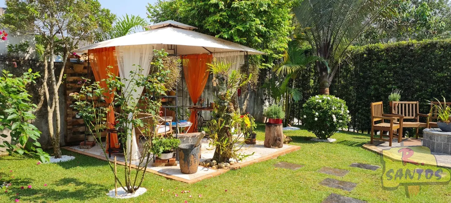 Foto 8 de Casa de Condomínio com 3 quartos à venda, 250m2 em Aruja - SP