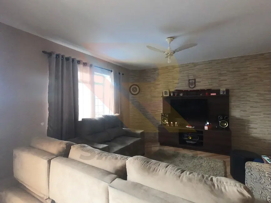 Foto 5 de Casa com 3 quartos à venda, 250m2 em Jordanópolis, Aruja - SP