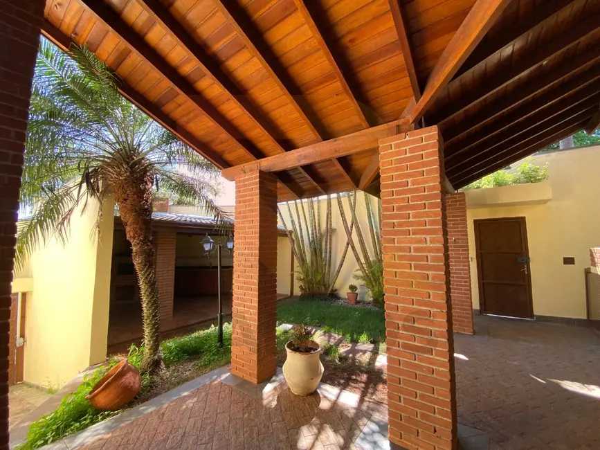 Foto 1 de Casa com 3 quartos à venda, 180m2 em Barbosas, Aruja - SP