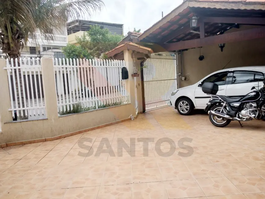 Foto 2 de Casa com 3 quartos à venda, 235m2 em Aruja - SP