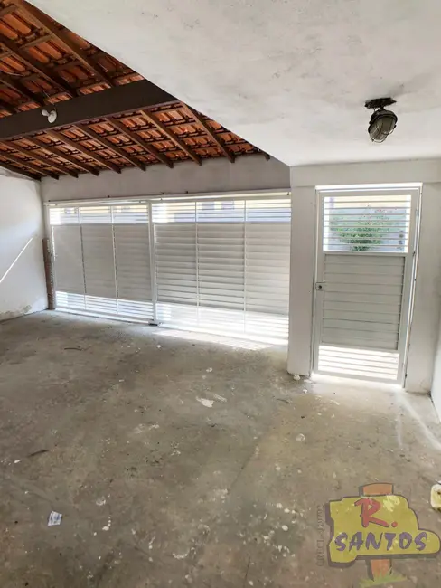 Foto 2 de Casa com 3 quartos à venda, 180m2 em Jardim São José, Aruja - SP