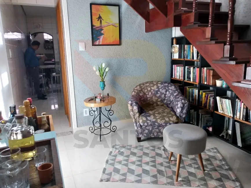 Foto 6 de Casa com 3 quartos à venda, 220m2 em Jardim Via Dutra, Aruja - SP