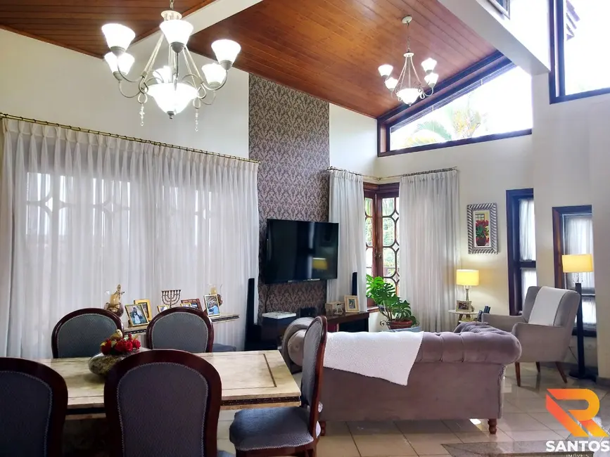 Foto 9 de Casa com 4 quartos à venda, 297m2 em Aruja - SP