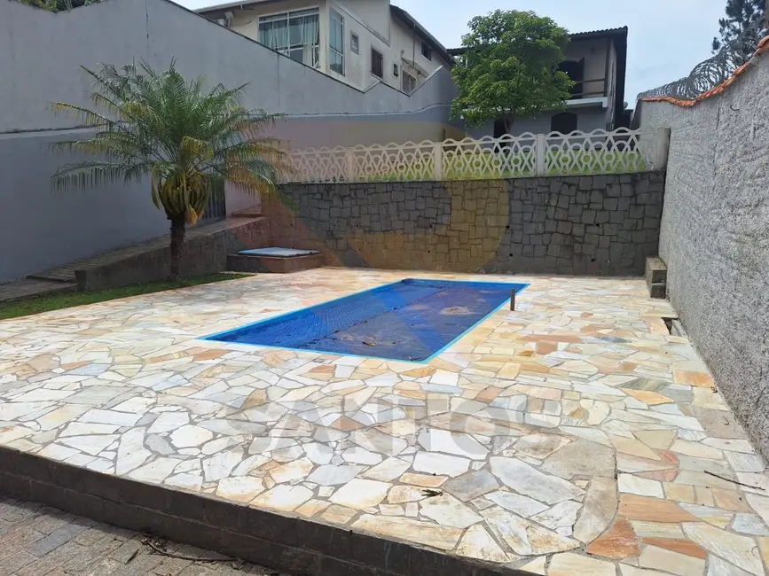 Casa com 3 quartos à venda e para alugar, 330m2 em Chácara São José, Aruja - SP - imagem 9 Foto 9 de Casa com 3 quartos à venda e para alugar, 330m2 em Chácara São José, Aruja - SP