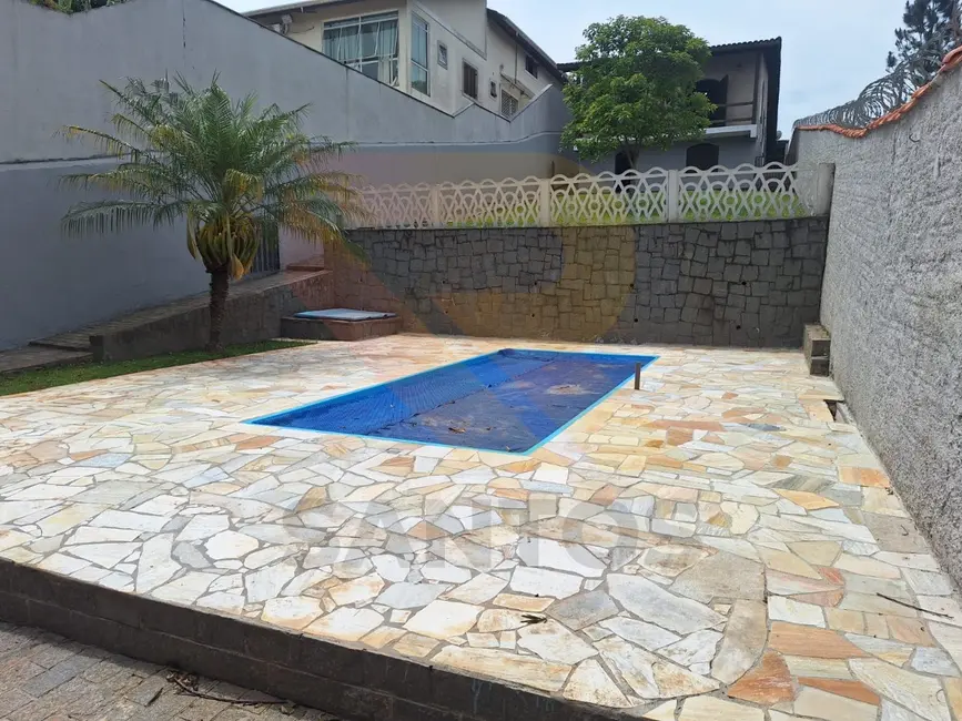 Casa com 3 quartos à venda e para alugar, 330m2 em Chácara São José, Aruja - SP - imagem 8 Foto 8 de Casa com 3 quartos à venda e para alugar, 330m2 em Chácara São José, Aruja - SP