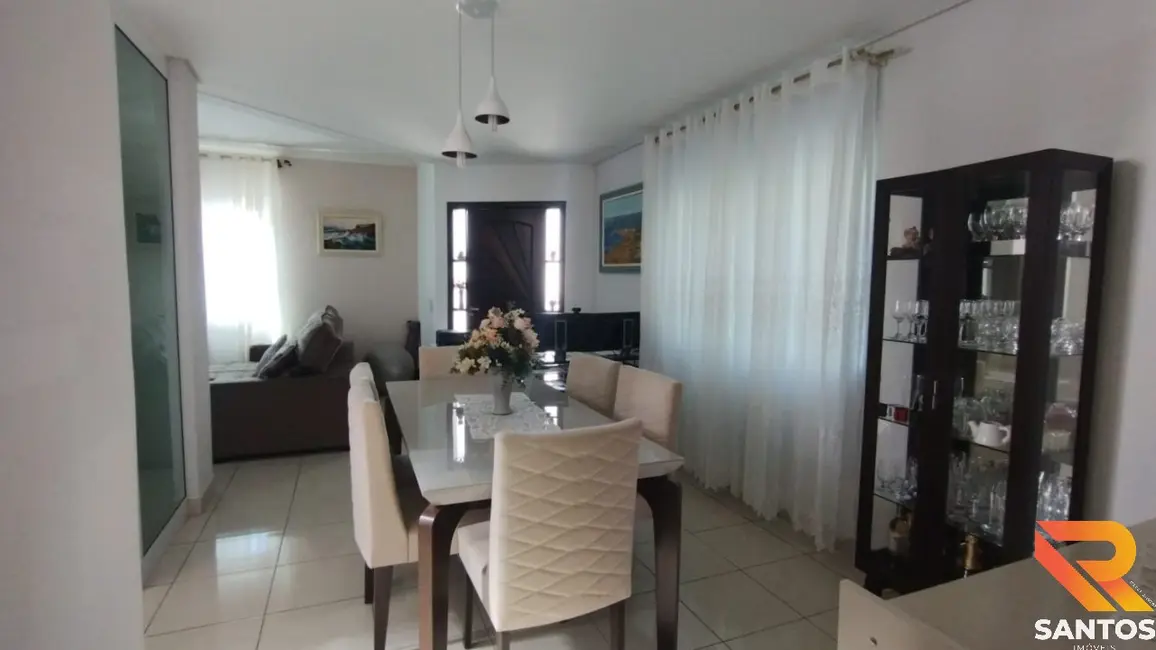 Foto 3 de Casa com 3 quartos à venda, 178m2 em Jardim Fazenda Rincão, Aruja - SP