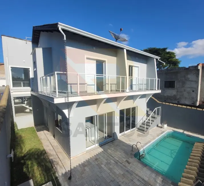 Foto 1 de Casa com 4 quartos à venda, 300m2 em Barbosas, Aruja - SP