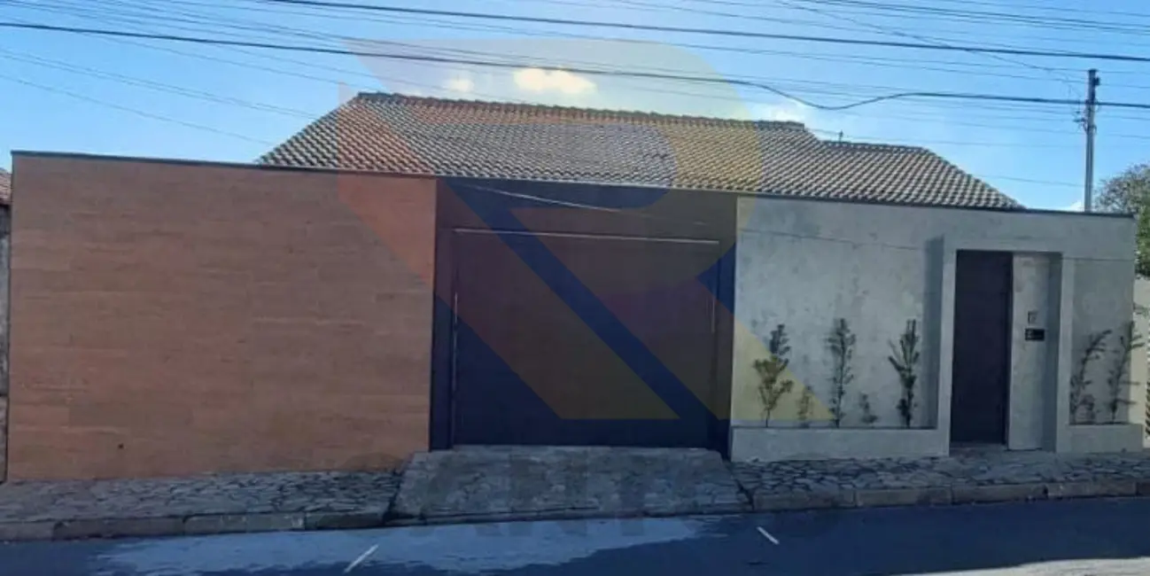 Foto 2 de Casa com 4 quartos à venda, 300m2 em Barbosas, Aruja - SP