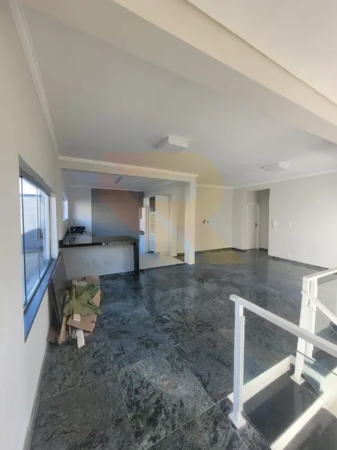 Foto 3 de Casa com 4 quartos à venda, 300m2 em Barbosas, Aruja - SP