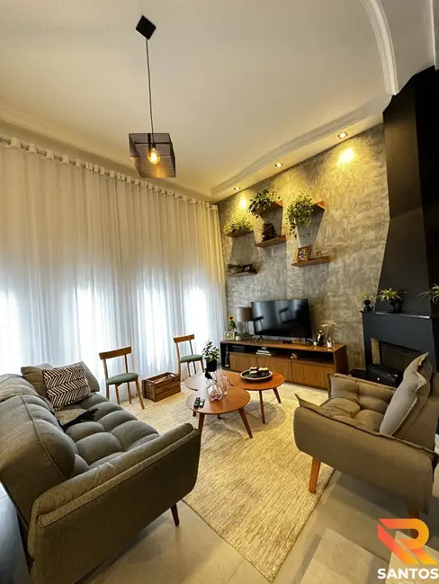 Foto 2 de Casa de Condomínio com 4 quartos à venda, 280m2 em Aruja - SP
