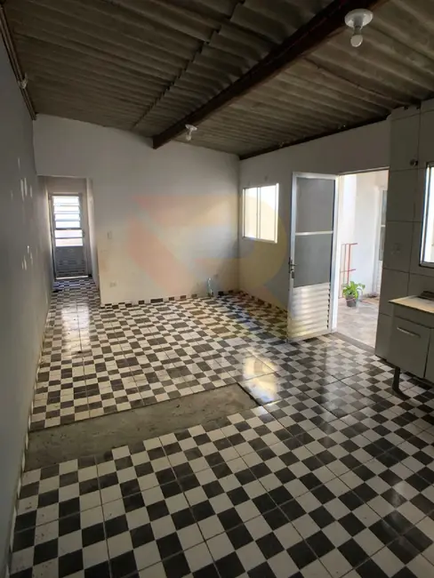 Foto 2 de Casa com 2 quartos para alugar em Mirante do Arujá, Aruja - SP