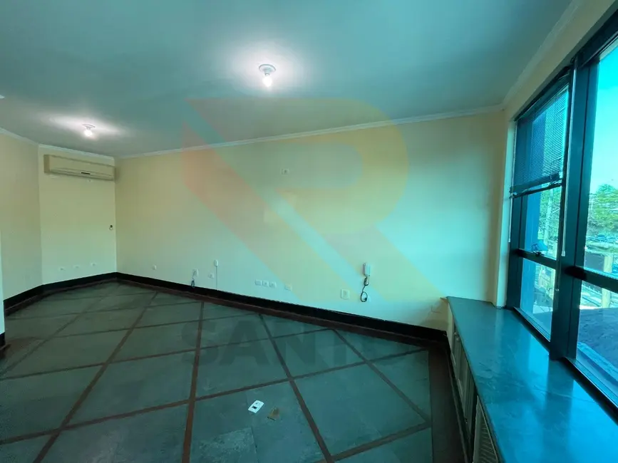 Sala Comercial para alugar, 70m2 em Barbosas, Aruja - SP - imagem 3 Foto 3 de Sala Comercial para alugar, 70m2 em Barbosas, Aruja - SP