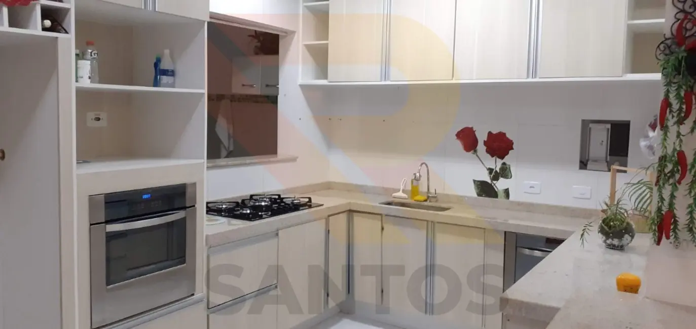 Casa com 3 quartos à venda, 150m2 em Aruja - SP - imagem 5 Foto 5 de Casa com 3 quartos à venda, 150m2 em Aruja - SP