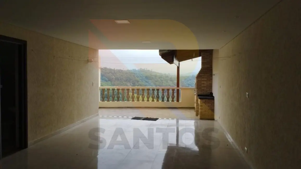 Casa com 3 quartos à venda, 305m2 em Santa Isabel - SP - imagem 2 Foto 2 de Casa com 3 quartos à venda, 305m2 em Santa Isabel - SP