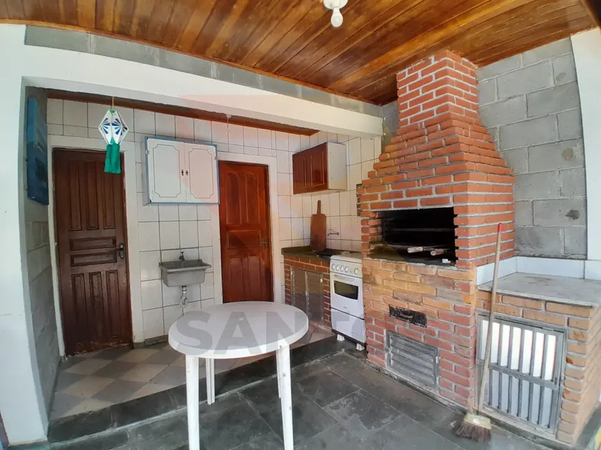 Sítio / Rancho com 2 quartos à venda, 600m2 em Jardim Santo Antônio, Aruja - SP - imagem 7 Foto 7 de Sítio / Rancho com 2 quartos à venda, 600m2 em Jardim Santo Antônio, Aruja - SP